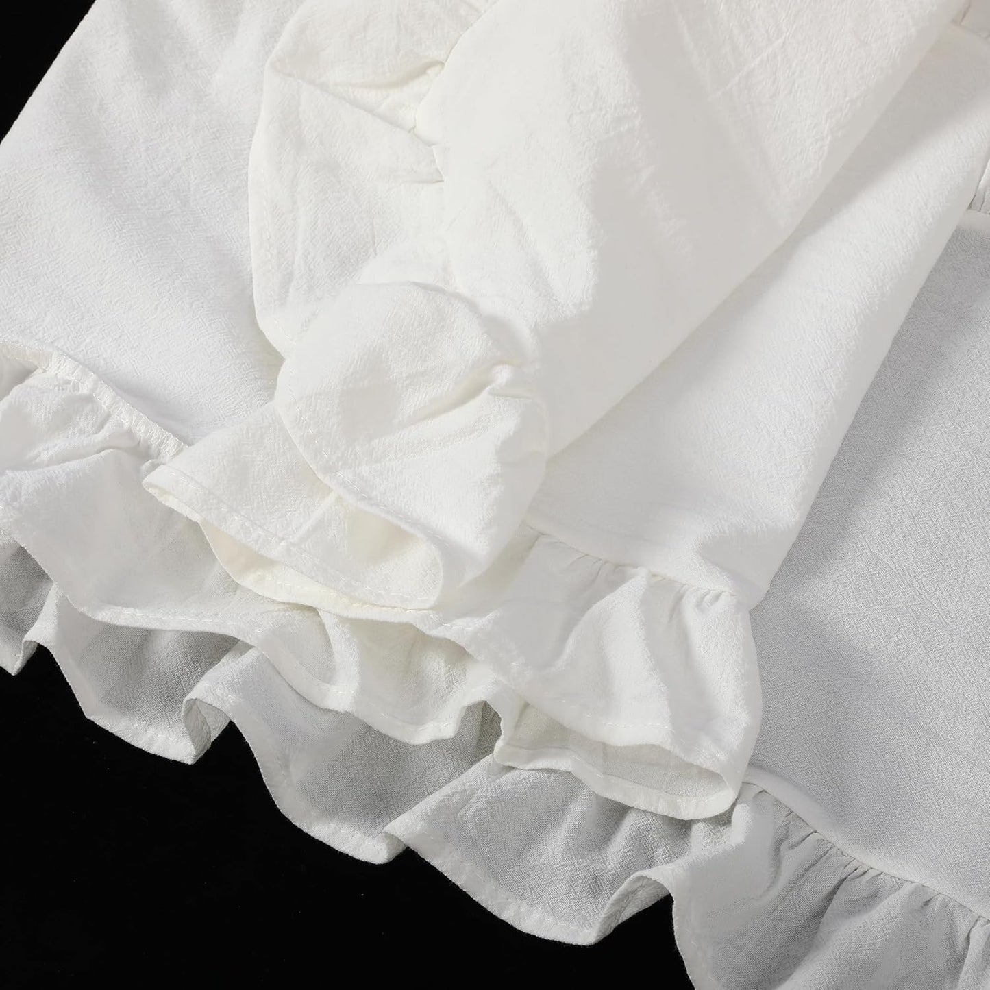 Ruffled-Edge Cotton Table Runner, Farmhouse Rustic White
