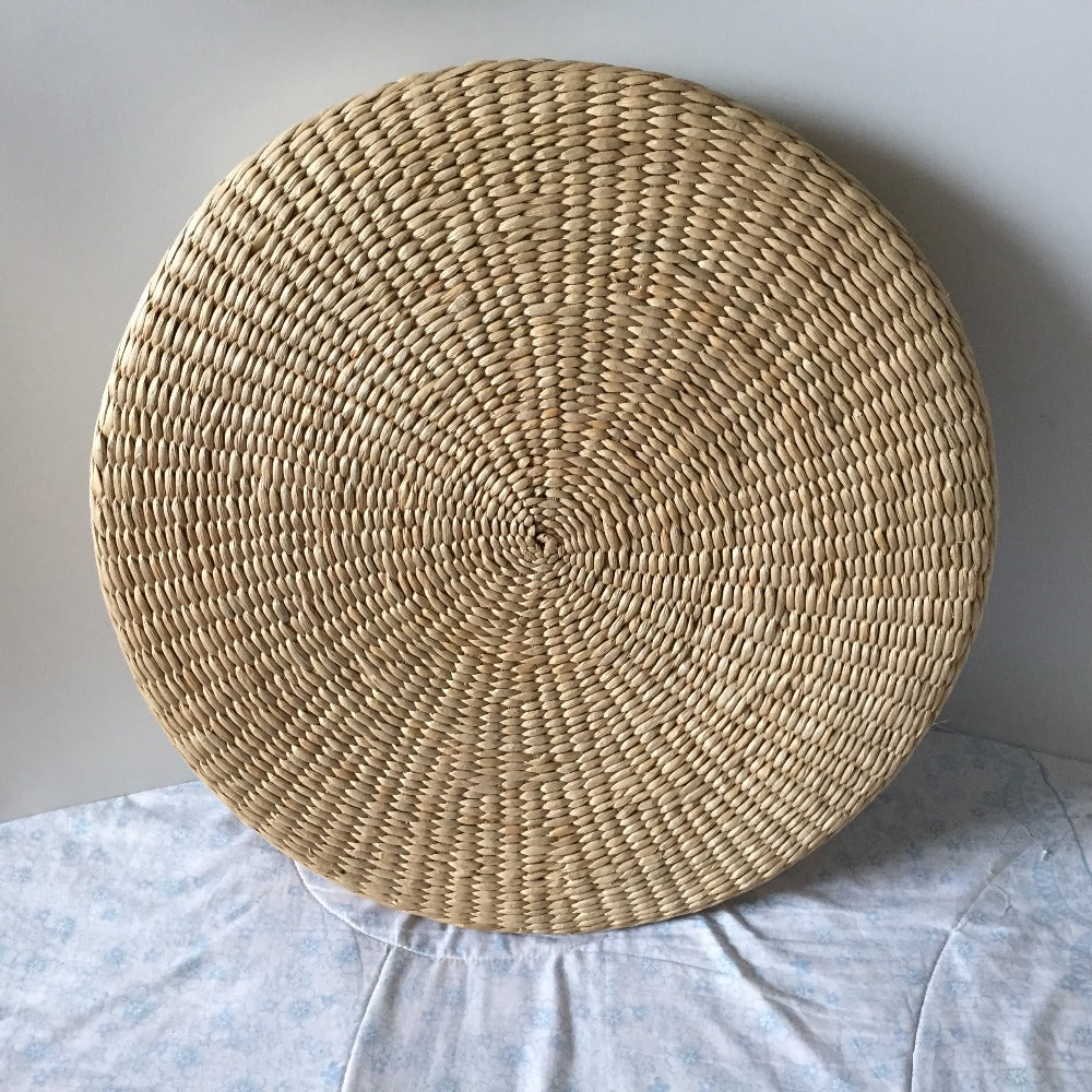 Handwoven Straw Round Floor Pouf — Tatami Meditation Cushion 40cm
