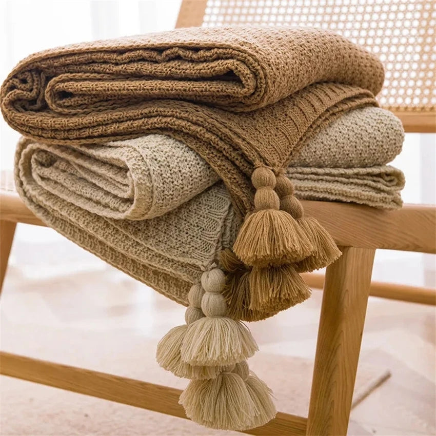 Chunky Knit Throw Blanket with Tassels — Cozy Sofa & Bed Decor