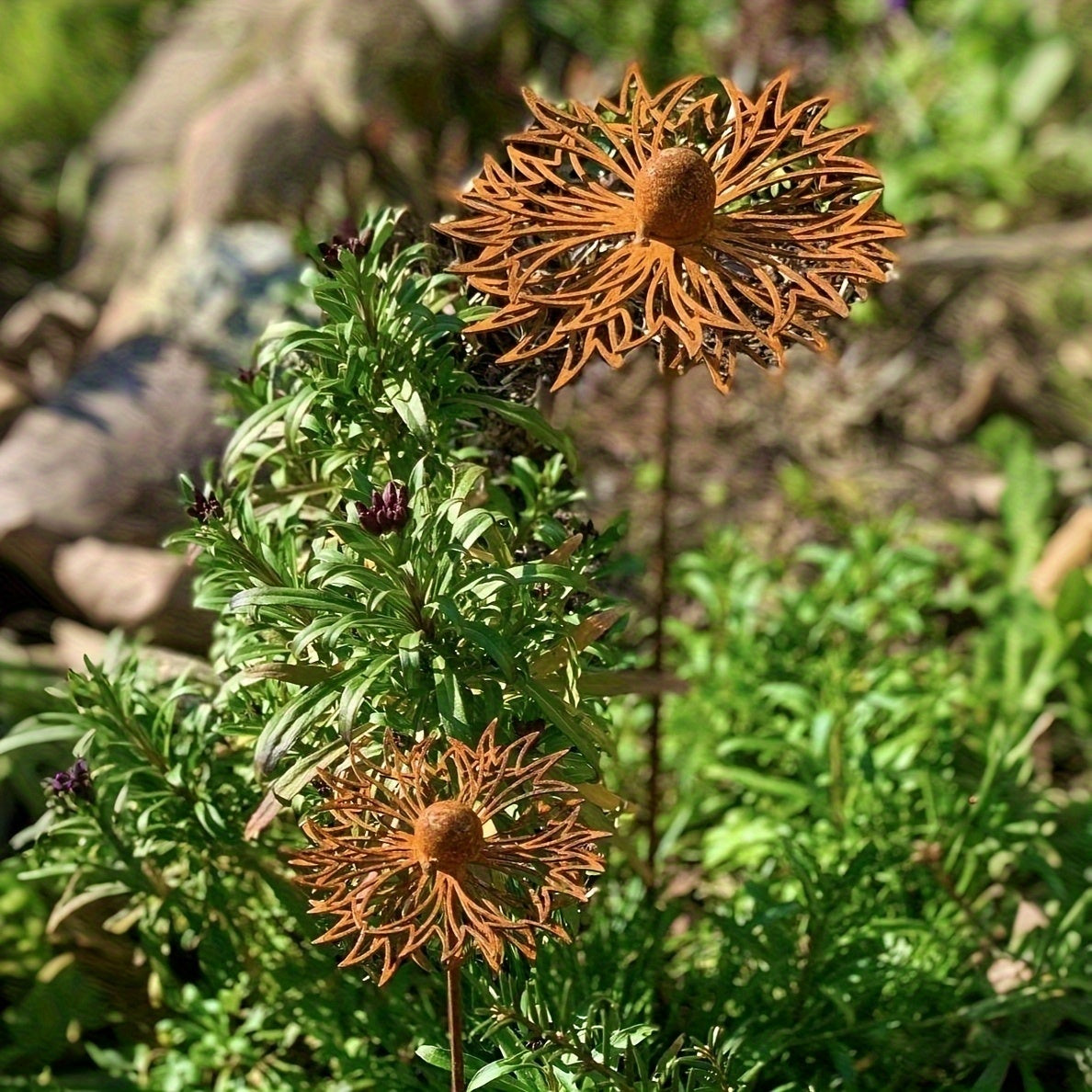 Rustic Bluebonnet Metal Garden Stake, Rust-Finish Outdoor Yard Art