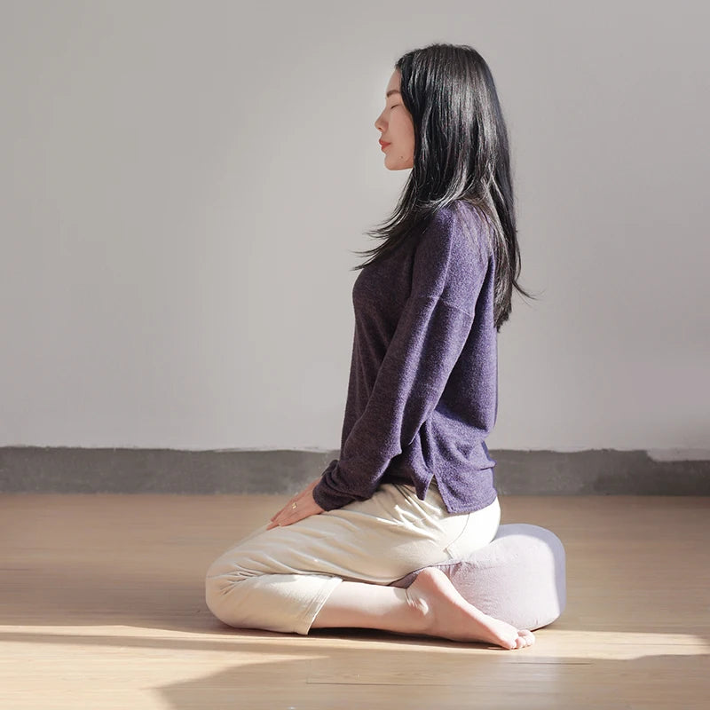 Round Floor Meditation Cushion With Buckwheat Fill and Carry Handle